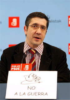 Patxi López, líder del PSE, ayer, en rueda de prensa.