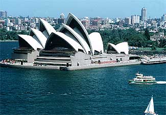 Una vista de la Ópera de Sidney, un edificio de Jørn Utzon inaugurado en 1973.