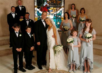 Foto de familia tras la boda de Russell Crowe y Danielle Spencer.