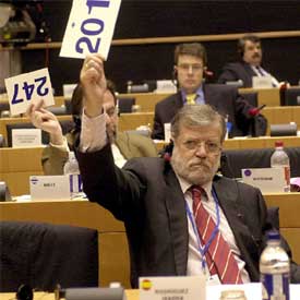 LA UE, CON LOS AMENAZADOS.