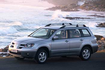 Línea de turismo, un frontal muy llamativo y un salpicadero sencillo y funcional.