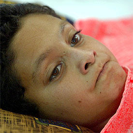 Alí Smain, ayer, en un hospital de Bagdad.  REUTERS