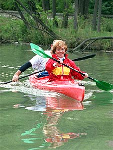 La candidata Aguirre, en piragua