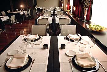 Comedor del restaurante Bokado, decorado por Chema García Amen.