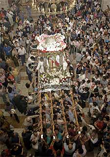 Decenas de miles de corazones vibran con la Morenita