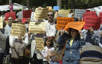 Participantes en el acto organizado ayer por Intermón-Oxfam en Valencia.