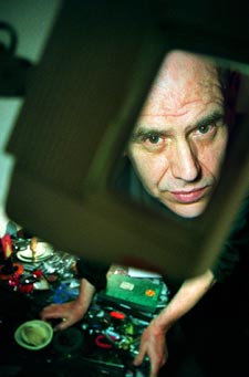 Evru, en el taller que ha instalado en Artgràfic.