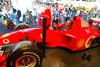 Las últimas novedades, los simuladores de fórmula 1 y algunas curiosidades, como el robot de la película    Cortocircuito,  son las atracciones más populares en Barcelona.