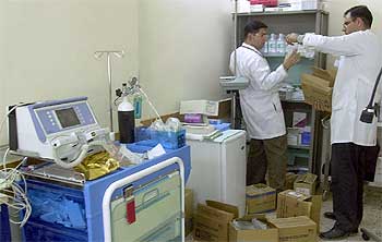 LLEGAN LAS MEDICINAS A BAGDAD.