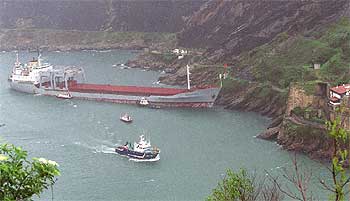 Embarranca en Pasajes un mercante noruego