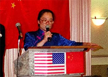 Katrina Leung, durante un acto celebrado en San Gabriel (California) en marzo de 1997.