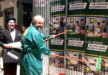 LOS VERDES APUESTAN POR EL PAPEL.