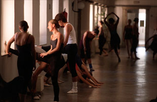 Miles de alumnos de enseñanzas artísticas superiores piden centros universitarios