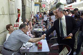 RATO HACE CAMPAÑA EN SEVILLA.