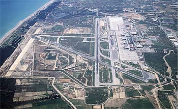 La tercera pista del aeropuerto ya es visible desde el aire