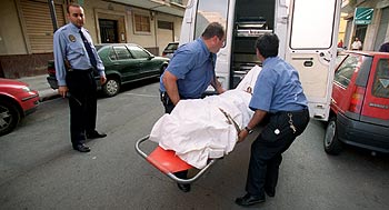 Muere un obrero al caer desde un sexto piso en Valencia