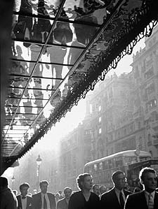 Fotografía  Marquesina de la Gran Vía (Madrid) , de Català-Roca.