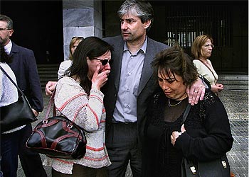 Familiares de Nadia García, ante el juzgado.