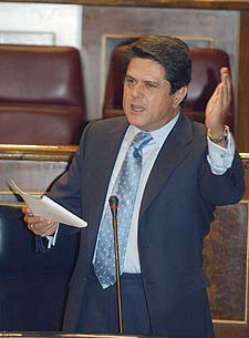 Federico Trillo-Figueroa, ministro de Defensa.