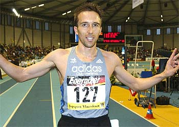 Alberto García, tras batir el récord de Europa de pista cubierta en Gante, el pasado 9 de febrero.