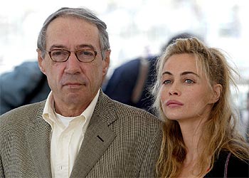 André Téchiné y Emmanuelle Béart, director y protagonista, respectivamente, de la película  Les égarés,  en Cannes.