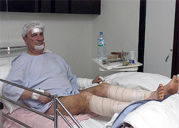 El camionero español José Manuel Díaz Ochoa, herido en el atentado contra la Casa de España, en el centro sanitario donde se encuentra ingresado.