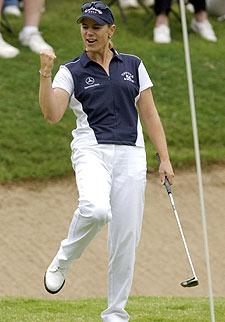 Sorenstam celebra uno de sus golpes.