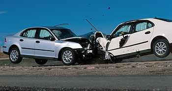 Antes de lanzar un nuevo modelo, los fabricantes de coches realizan todo tipo de   crash tests       o pruebas de choque.