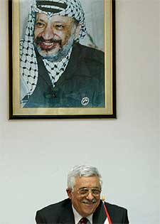 Abu Mazen, en una reunión de su Gabinete ayer en Ramala.
