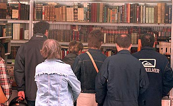 Los libros antiguos salen a la calle