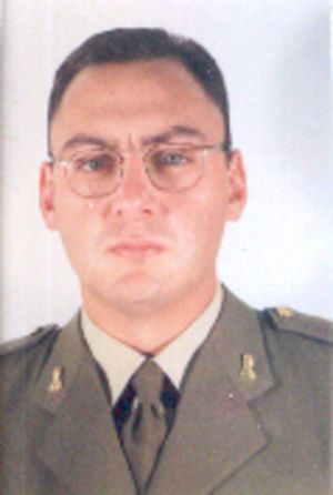 El hermano mayor, cuatro veces condecorado