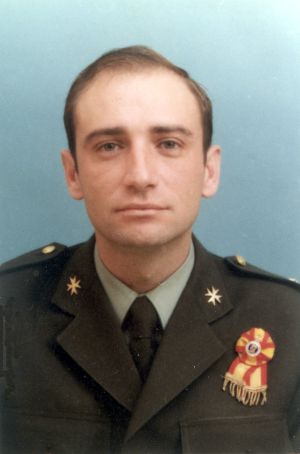 Un veterinario alabado por el teniente coronel