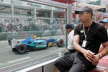 Ronaldo se consuela en Mónaco