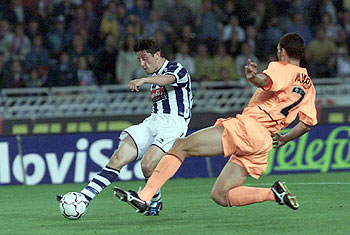 Nihat consigue conectar un centro pese a la oposición de Navarro.