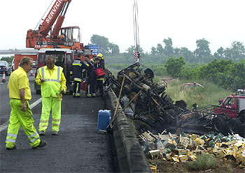 Muere el conductor de un camión incendiado en la A-7