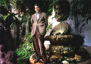 El escritor Andrés Trapiello, ganador del Premio Nadal 2002.