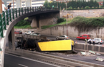Más de nueve horas de atasco en la A-8