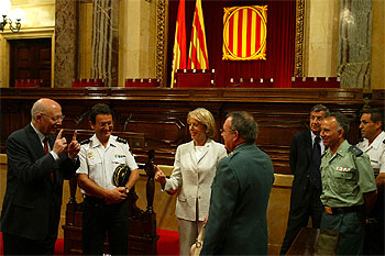 Rigol se disculpa en el Parlament ante los mandos policiales