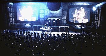 Fotograma de la película '1984', basada en la novela de George Orwell y dirigida por Michael Radford.