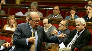 Pujol dice que pactó con el PP porque el PSOE "es un gran ridículo"