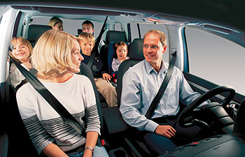 Los monovolúmenes compactos ofrecen un interior más amplio, flexible y luminoso que los turismos. Hay modelos para todas las necesidades, con cinco, seis y hasta siete plazas.