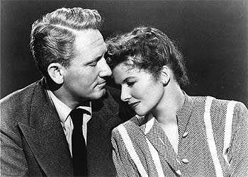 Spencer Tracy y Katharine Hepburn, en la película  Sin amor  (1945).