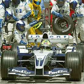 Ralf Schumacher, durante una parada en los  boxes .