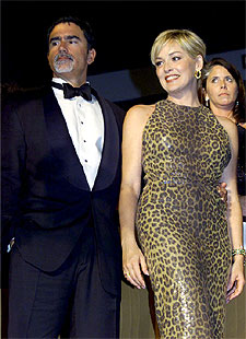 ...Y Sharon Stone se divorcia