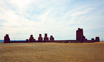 La 'Espiral áurea', de Haannsjörg Voth, se levanta en la meseta de Marha, a los pies del Atlas.