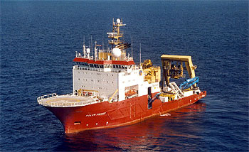 El barco  Polar Prince , situado en la zona donde se hundió el  Prestige .