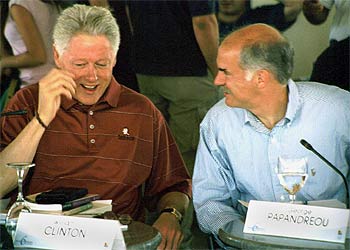 Bill Clinton participaba ayer en Grecia en una conferencia organizada por la Fundación Papandreu.