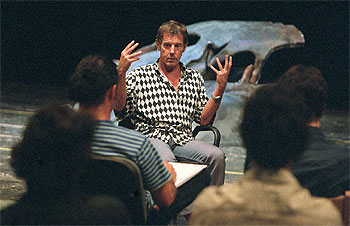 Peter Mussbach, el viernes, en el taller que imparte con Daniel Barenboim en el Teatro Real.