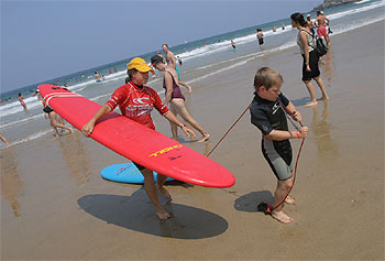 SURFEAR CON LOS ÍDOLOS.