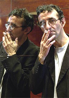 Roberto Bolaño, en Barcelona en 2002, durante la presentación de  Amberes. 